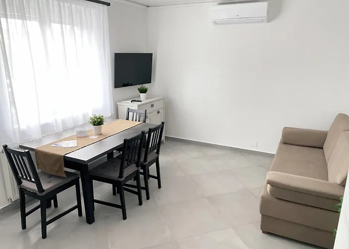 Apartament Csatari Haz - *